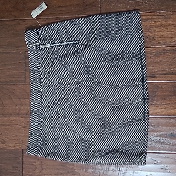 Tommy Hilfiger Dresses & Skirts - NWT Tommy Hilfiger women's skirt size 16